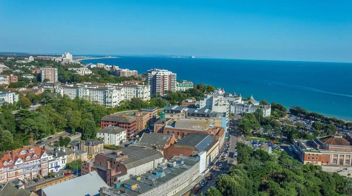 Flat-C, 4 Adults, 20 Mins To Beach, Netflix, Wifi, Sleeps 4 Adults Bournemouth Luaran gambar