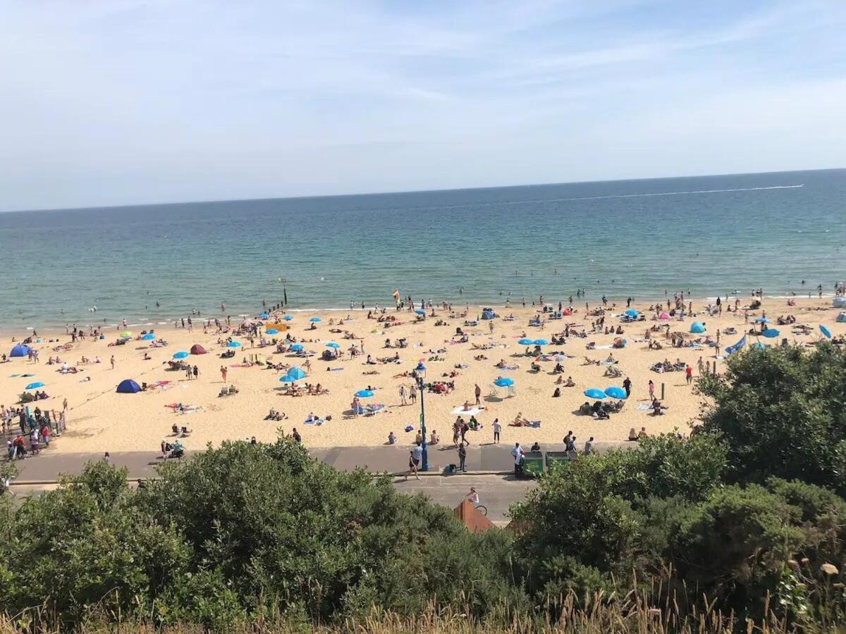 Flat-C, 4 Adults, 20 Mins To Beach, Netflix, Wifi, Sleeps 4 Adults Bournemouth Luaran gambar