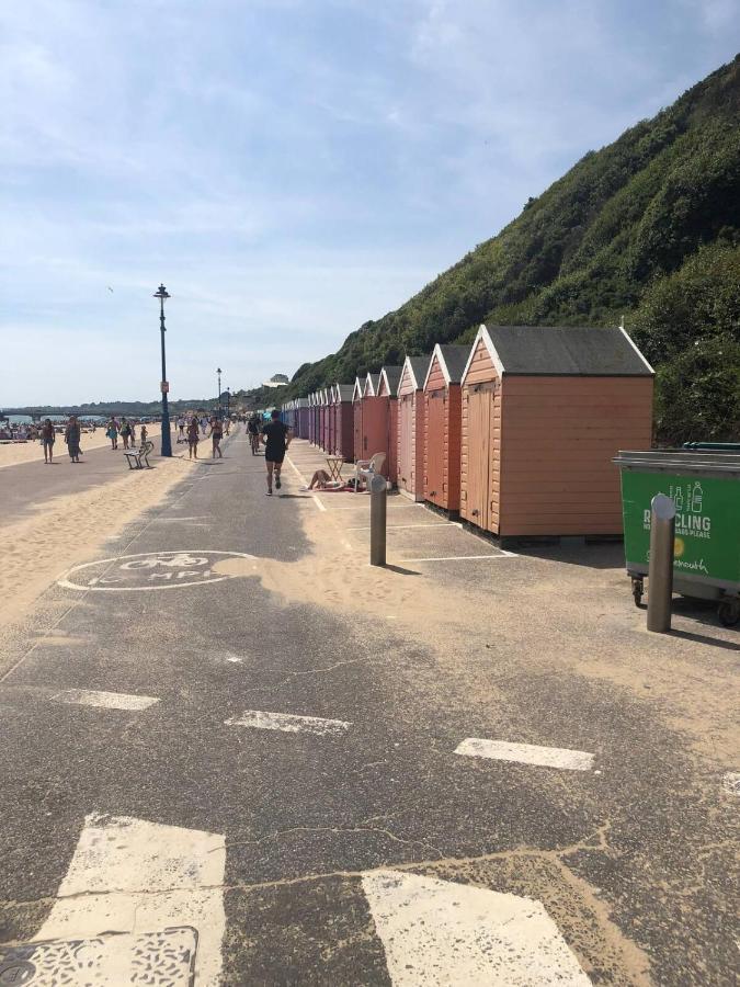 Flat-C, 4 Adults, 20 Mins To Beach, Netflix, Wifi, Sleeps 4 Adults Bournemouth Luaran gambar